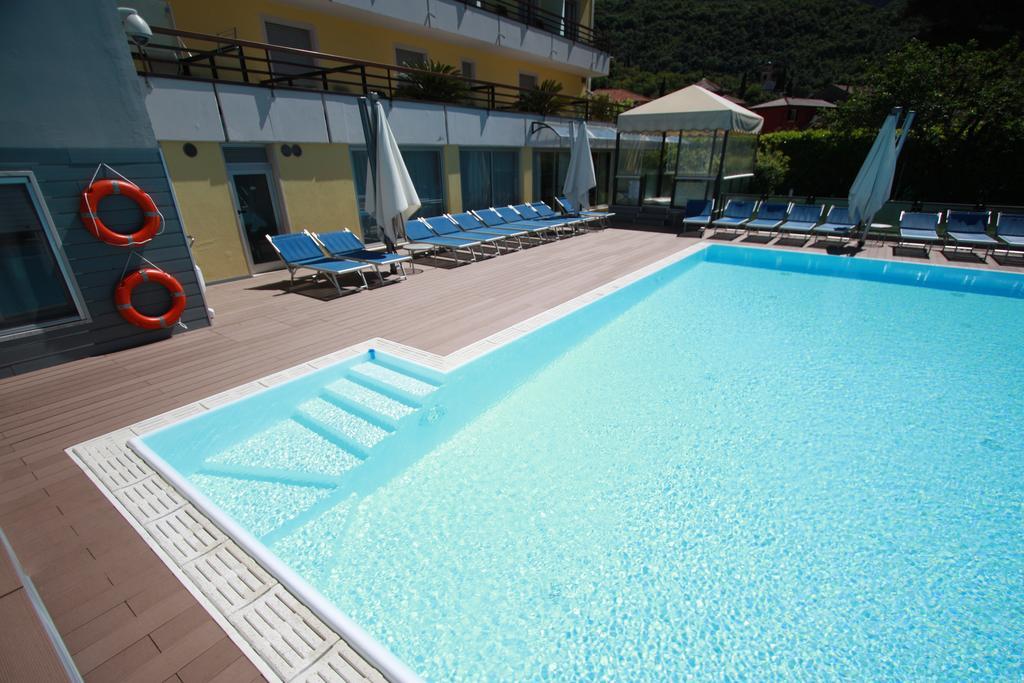 Hotel Miorelli Torbole Sul Garda Exterior photo