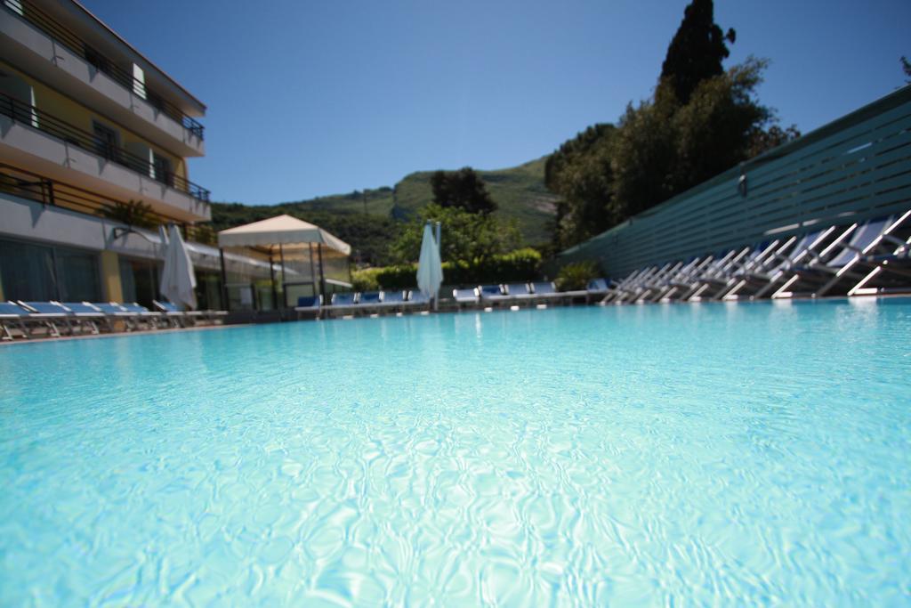 Hotel Miorelli Torbole Sul Garda Exterior photo