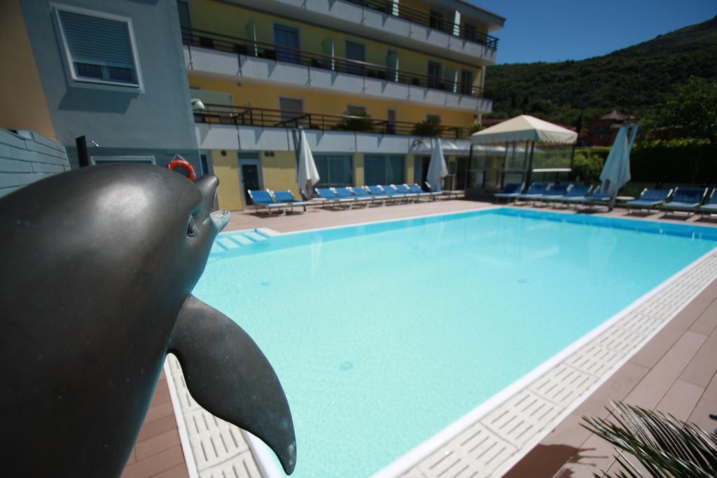 Hotel Miorelli Torbole Sul Garda Exterior photo