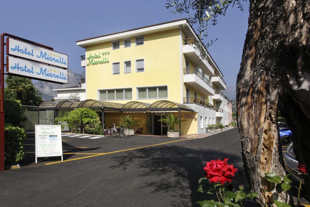 Hotel Miorelli Torbole Sul Garda Exterior photo
