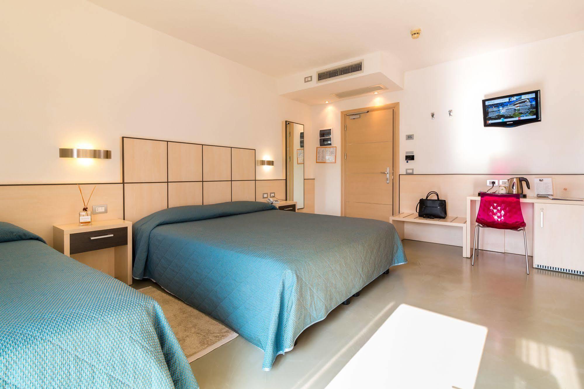 Hotel Miorelli Torbole Sul Garda Exterior photo